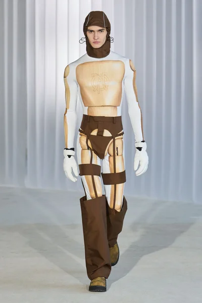 Look 13